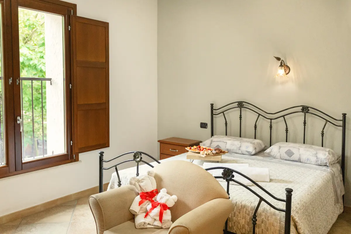 Rooms - Panoramic view winter hills farmhouse