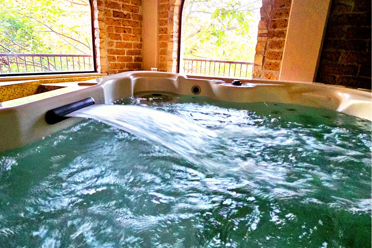 Private spa - Whirlpool tub