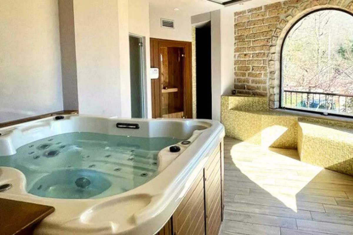 Private spa - Whirlpool tub