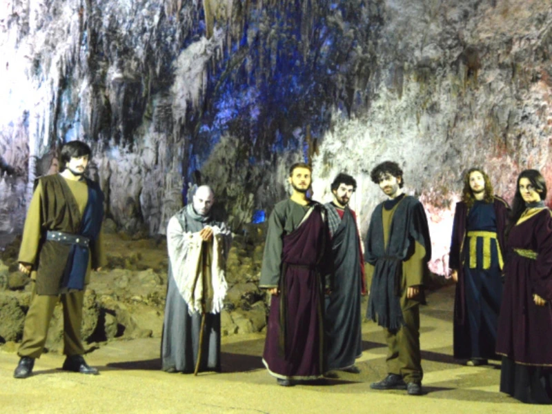 Spettacolo teatrale ulisse ade grotte dell'angelo pertosa