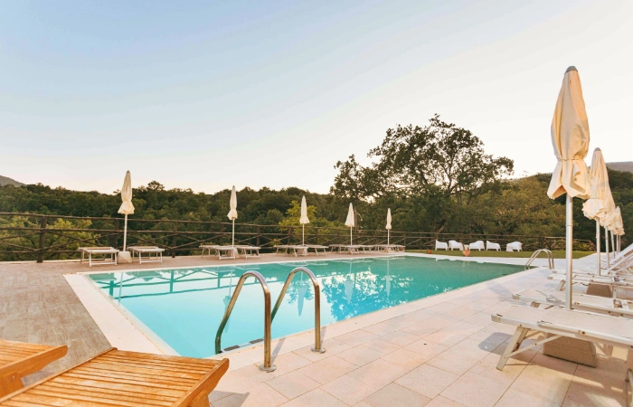 Piscina panoramica agriturismo Campania - tramonto