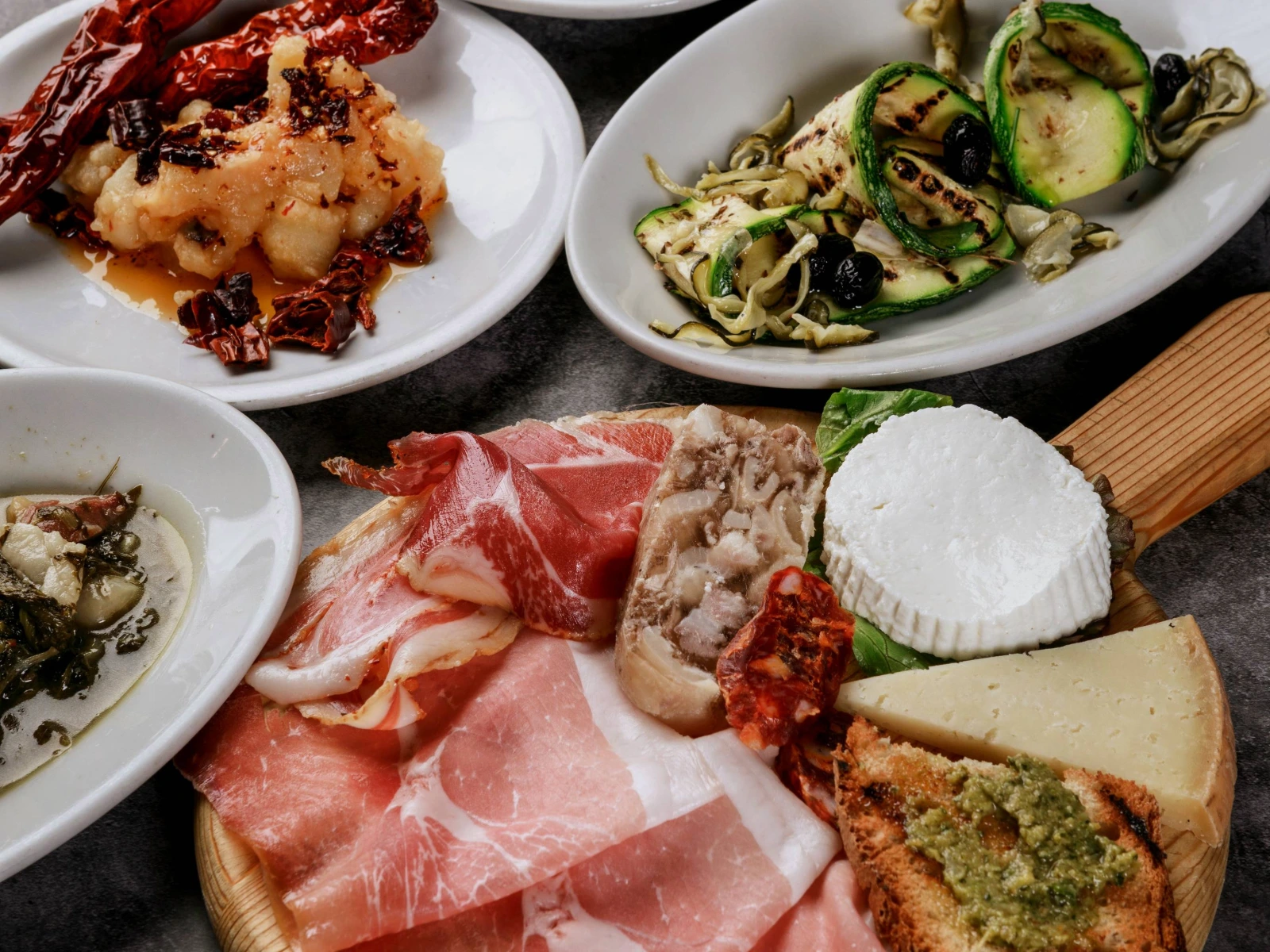 Antipasti contadini per la cena romantica