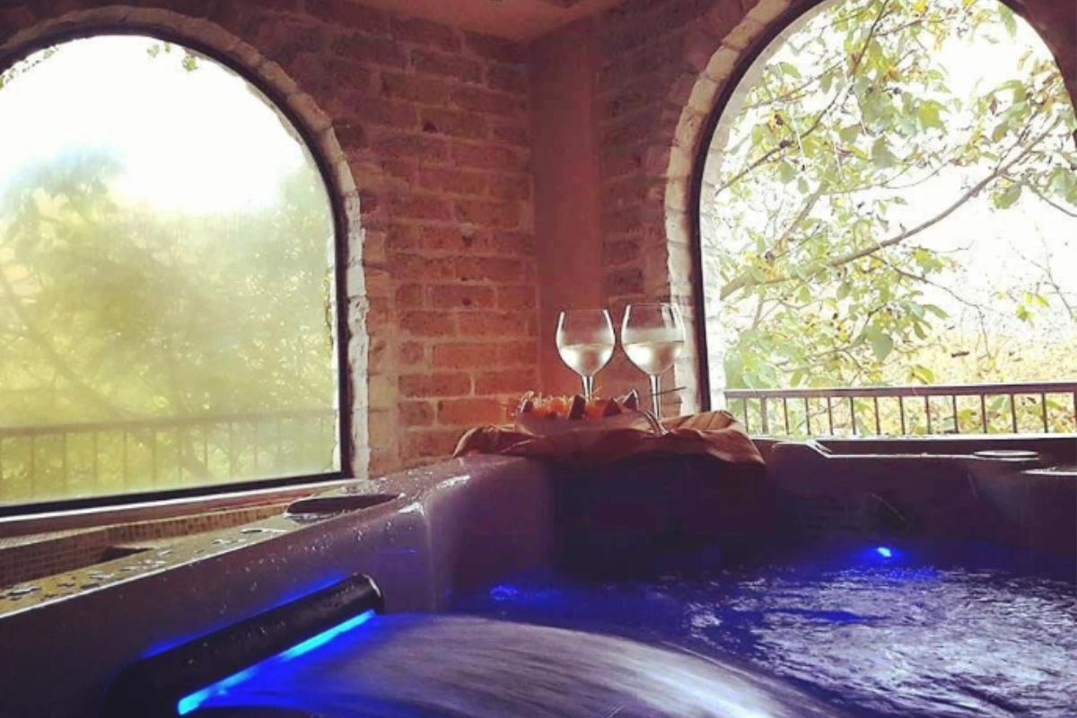 Spa privata - Dettagli Vasca idromassaggio Natale Campania