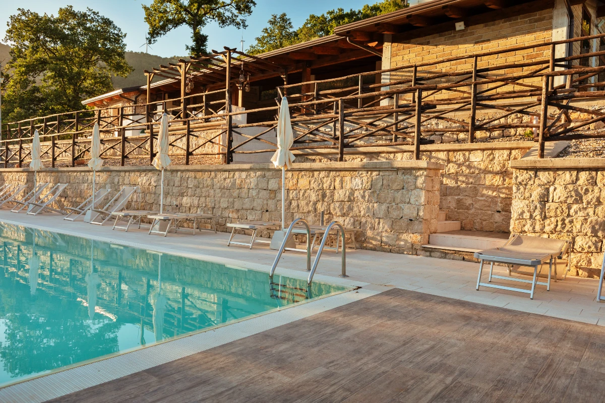Tramonto in piscina agriturismo con piscina in Campania La Sfruscià